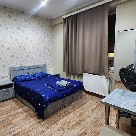Hotel ,,Mega" Тбилиси Экстерьер фото