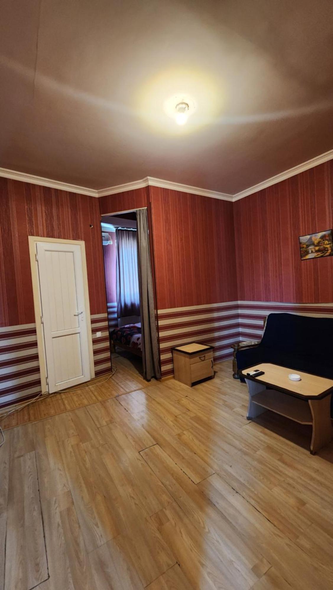 Hotel ,,Mega" Тбилиси Экстерьер фото