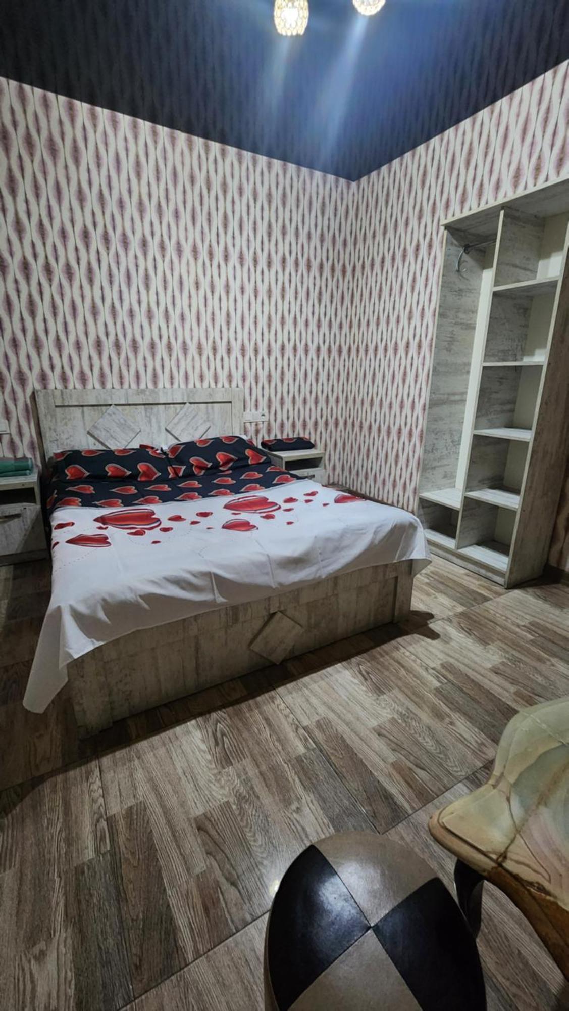 Hotel ,,Mega" Тбилиси Экстерьер фото